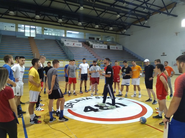 VIDEO:Profesor Vladimir Pokrajčić obavio testiranje rukometaša Izviđača