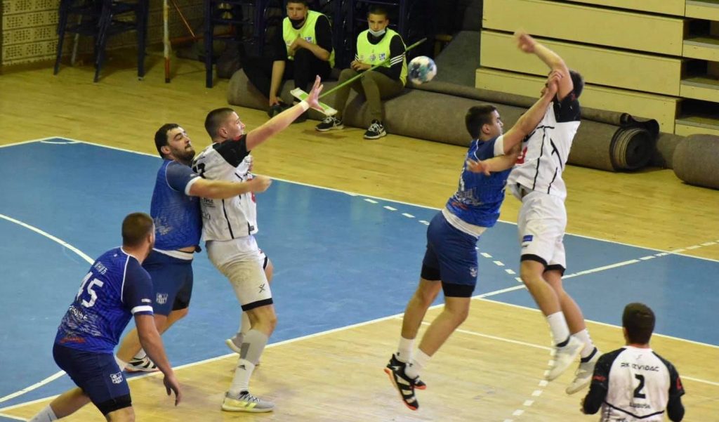 Utrka za titulu svedena na Izviđač i Borac