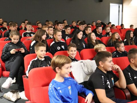 Gradonačelnik Markotić o Izviđačevoj Školi rukometa: Kad vidim ovu mladost, uopće ne sumnjam u rezultate idućih godina